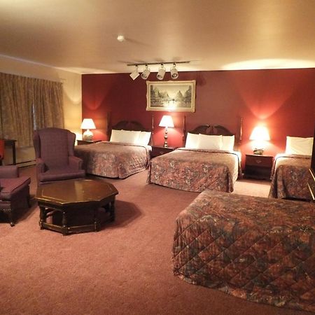 Ivy Rose Motor Inn Віндзор Екстер'єр фото